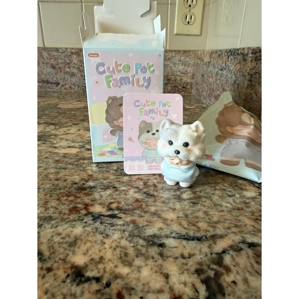 Cute Pet Family Figurine jotoys Oreo puppy